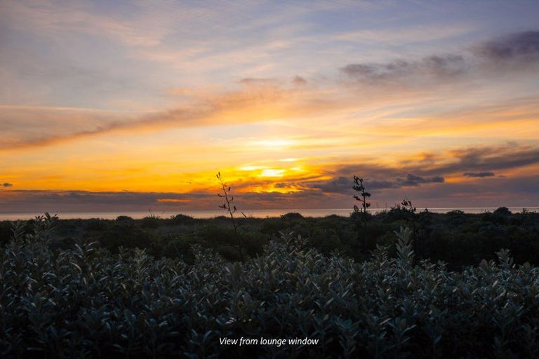 Photo of property in 47 Kapiti Lane, Otaki Beach, Otaki, 5512