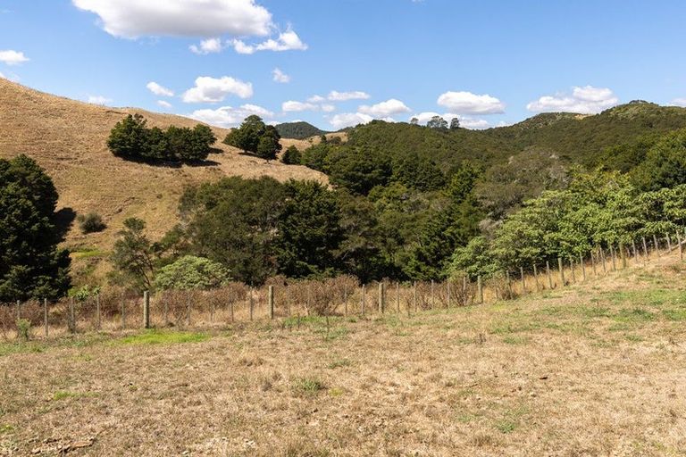 Photo of property in 222 Rayner Road, Huntly, 3700