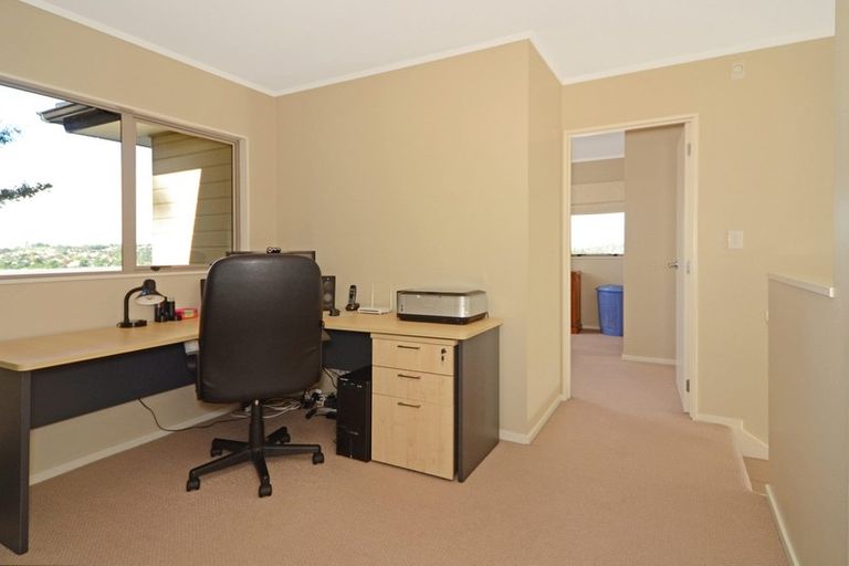 Photo of property in 1/122 Manuka Road, Bayview, Auckland, 0629