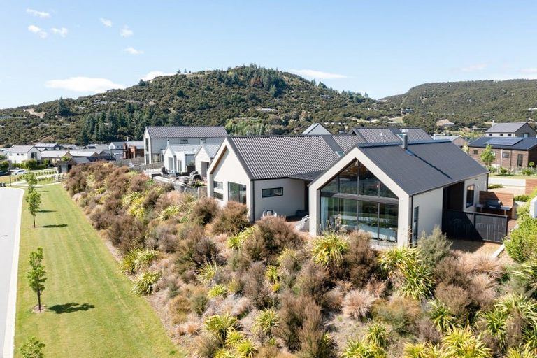 Photo of property in 9 Rocklands Court, Wanaka, 9305