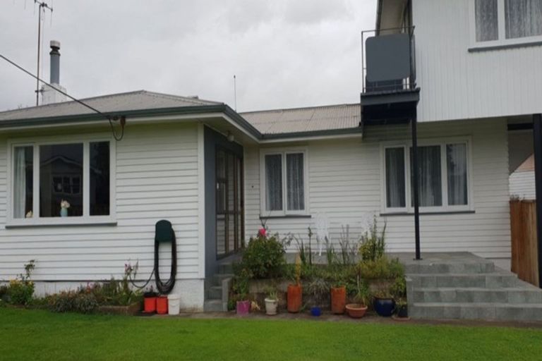 Photo of property in 1 Jull Crescent, Waipukurau, 4200