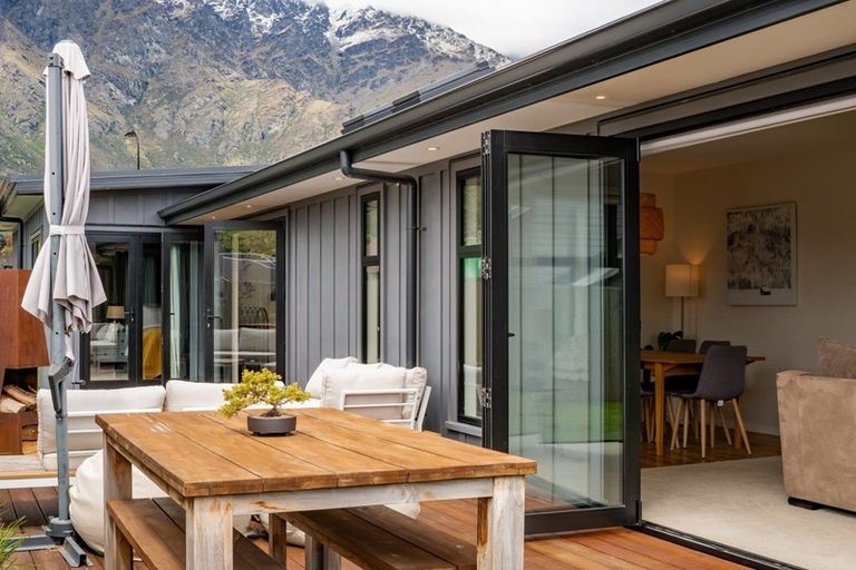 Photo of property in 3 Wheat Street, Jacks Point, Queenstown, 9371
