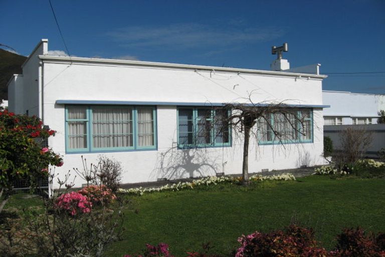 Photo of property in 88 Waiwhetu Road, Waterloo, Lower Hutt, 5011