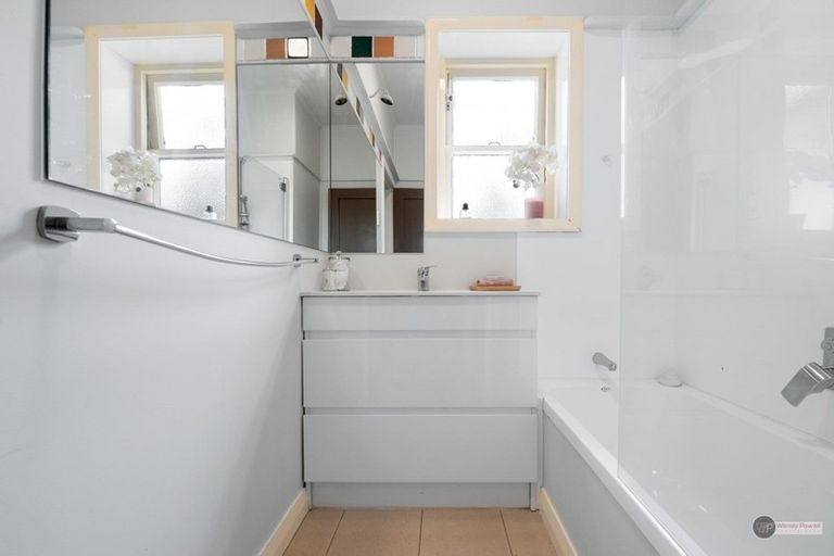 Photo of property in 51 Oxford Terrace, Hutt Central, Lower Hutt, 5011