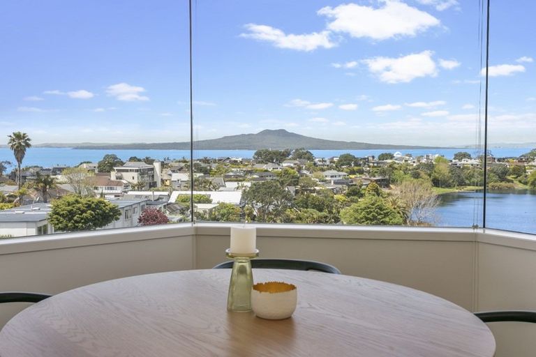 Photo of property in 3/90 Kitchener Road, Milford, Auckland, 0620