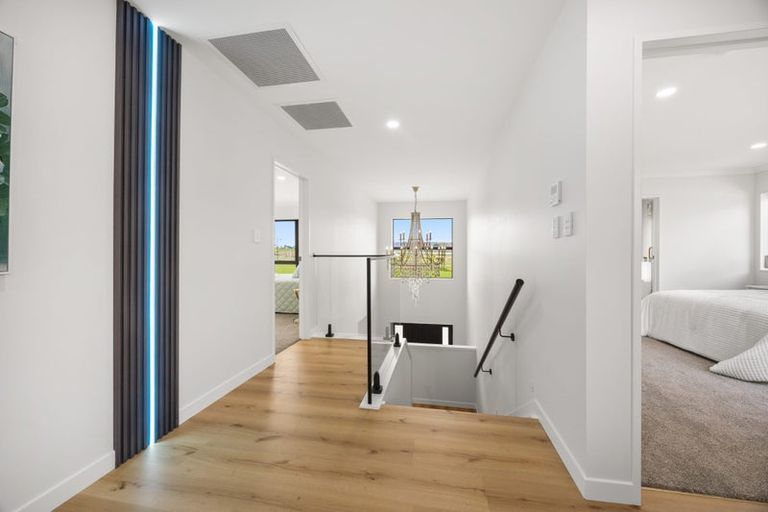 Photo of property in 35 Park Green Avenue, Rosehill, Papakura, 2113