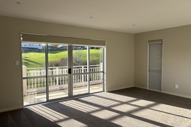 Photo of property in 10 Ballymore Drive, Pinehill, Auckland, 0632