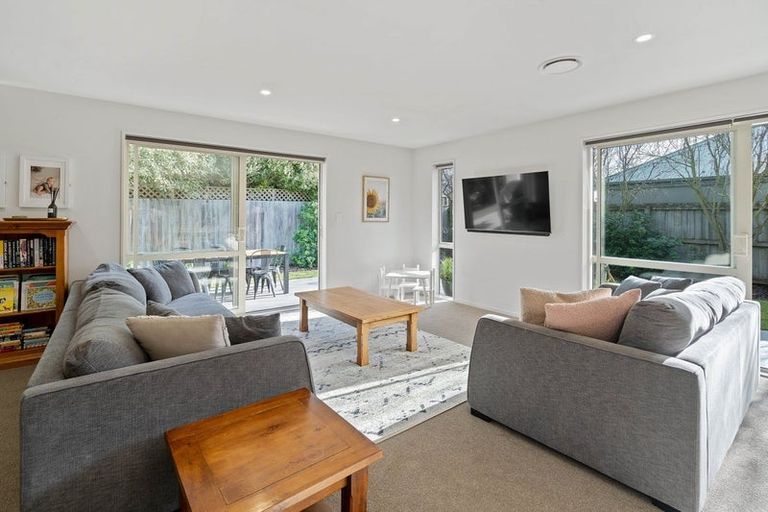 Photo of property in 11 Taggart Place, Sockburn, Christchurch, 8042