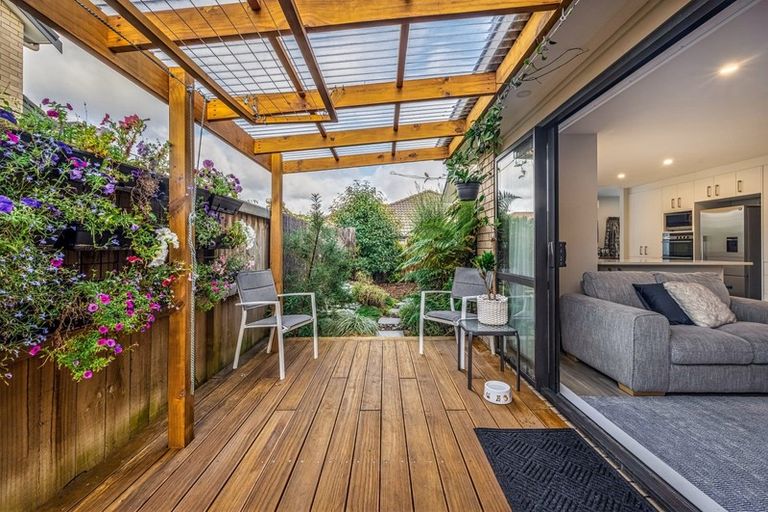 Photo of property in 118a Gracechurch Drive, Flat Bush, Auckland, 2016