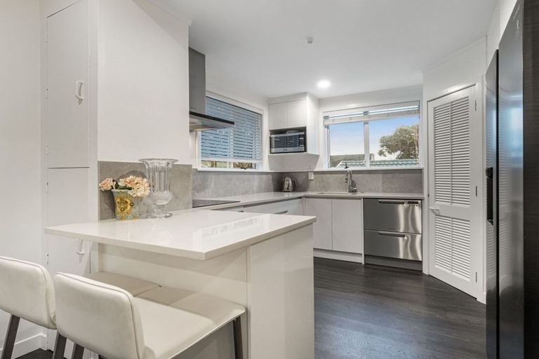 Photo of property in 234 Hurstmere Road, Takapuna, Auckland, 0622