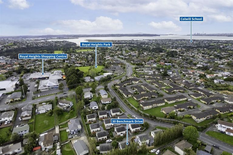 Photo of property in 30 Benchmark Drive, Massey, Auckland, 0614