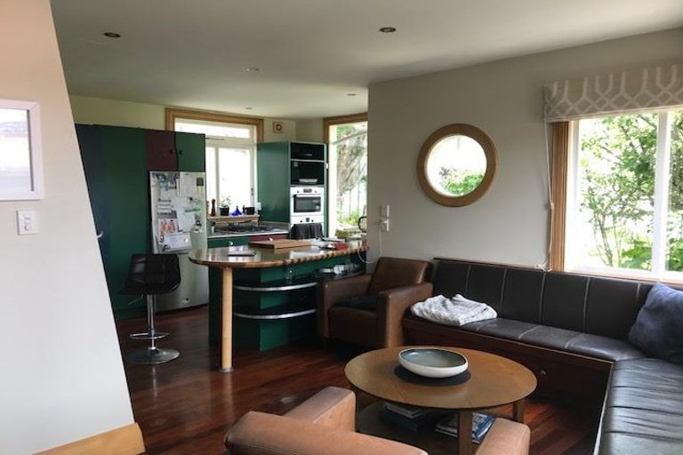 Photo of property in 43c Austin Street, Mount Victoria, Wellington, 6011