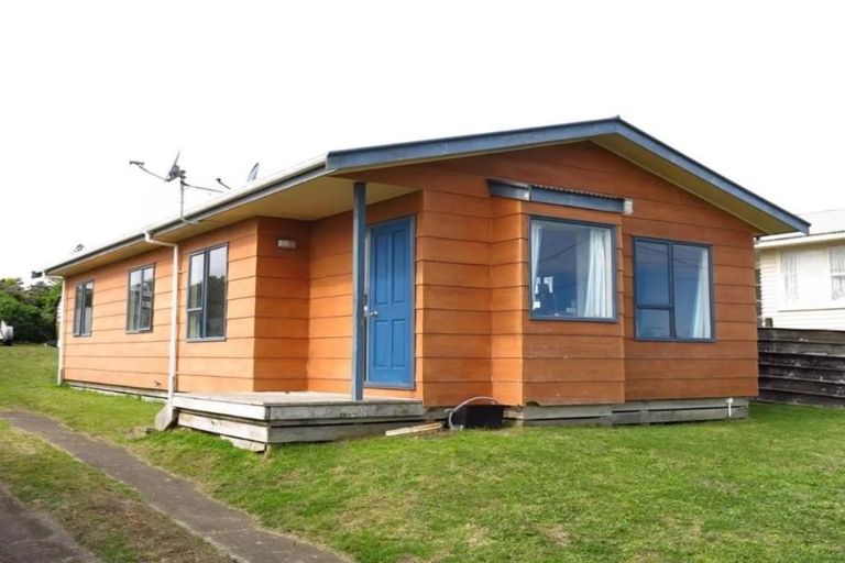 Photo of property in 24 Matai Street, Castlecliff, Whanganui, 4501
