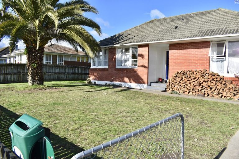 Photo of property in 10 Temuera Street, Otaki, 5512