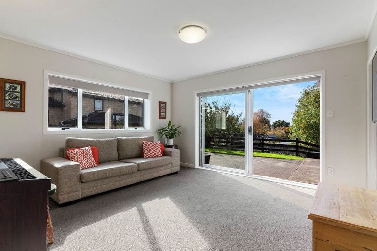 Photo of property in 6 Greenhill Crescent, Pakuranga, Auckland, 2010