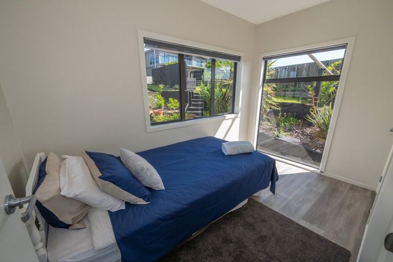Photo of property in 6 Sunrise Place, Cable Bay, 0420