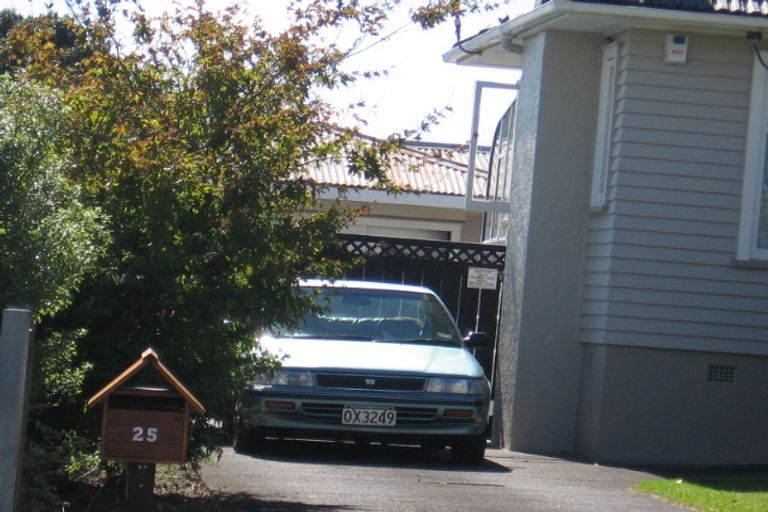 Photo of property in 1/25 Savoy Road, Glen Eden, Auckland, 0602