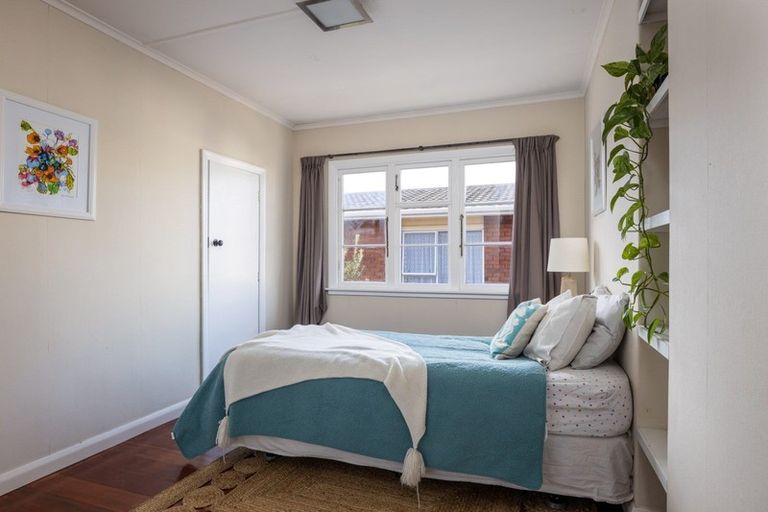 Photo of property in 47 Whiteley Street, Moturoa, New Plymouth, 4310