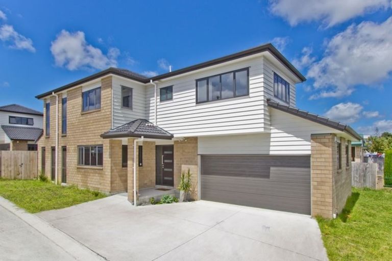 Photo of property in 3a Mcleod Road, Henderson, Auckland, 0612