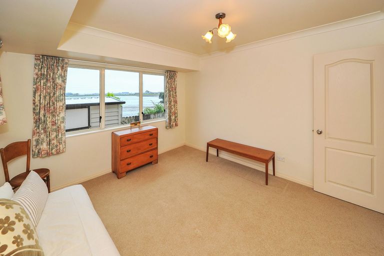 Photo of property in 62a Youngs Road, Papakura, 2110