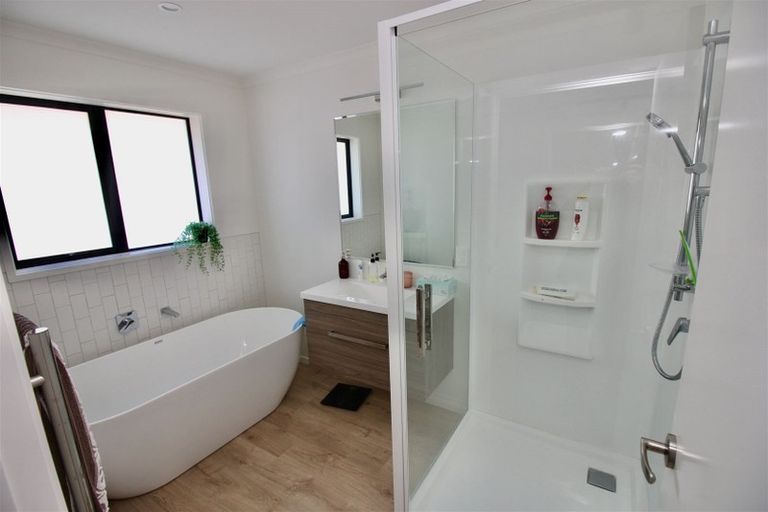 Photo of property in 5 Tango Way, Whitianga, 3510