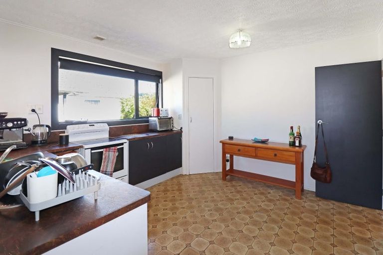 Photo of property in 15 Hinau Grove, Wainuiomata, Lower Hutt, 5014