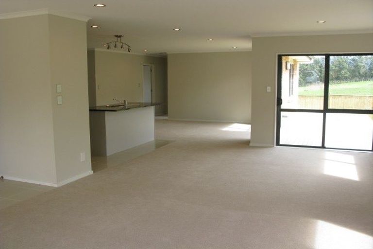 Photo of property in 80 South Kensington Way, Henderson, Auckland, 0612