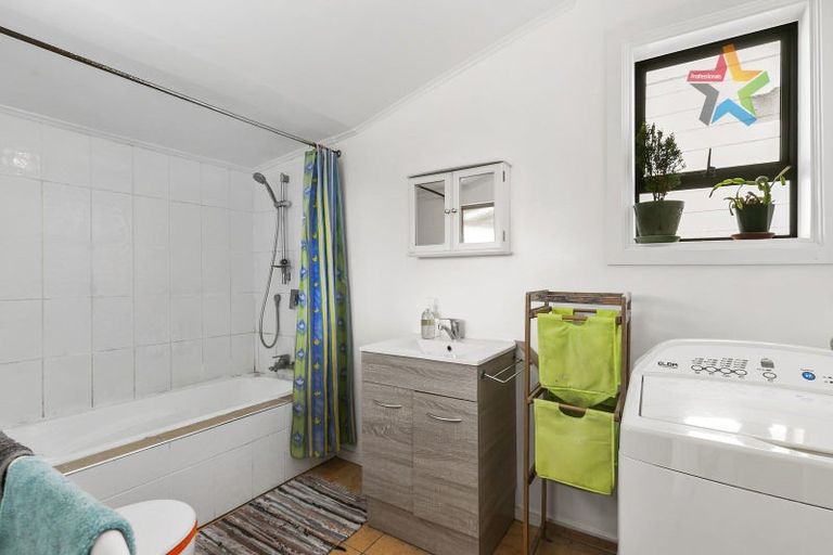 Photo of property in 114 Coutts Street, Kilbirnie, Wellington, 6022