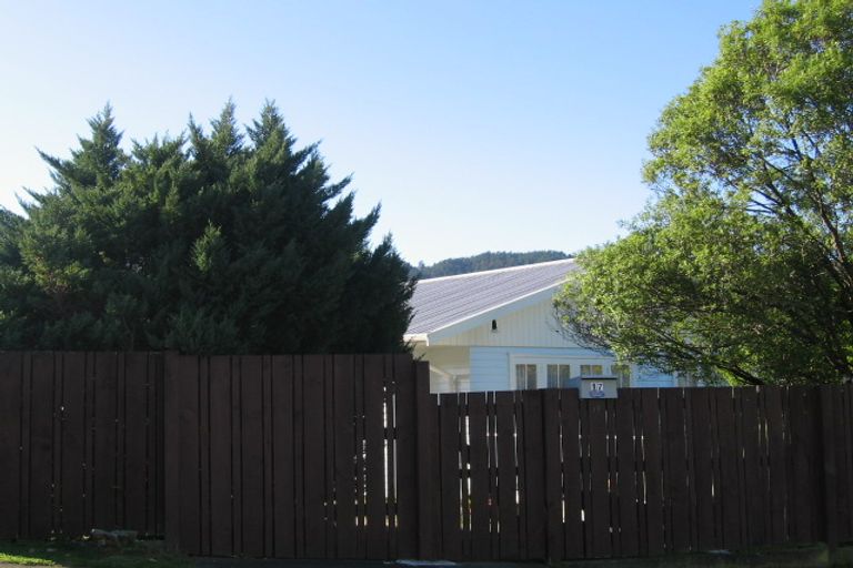 Photo of property in 17 Bogle Grove, Stokes Valley, Lower Hutt, 5019