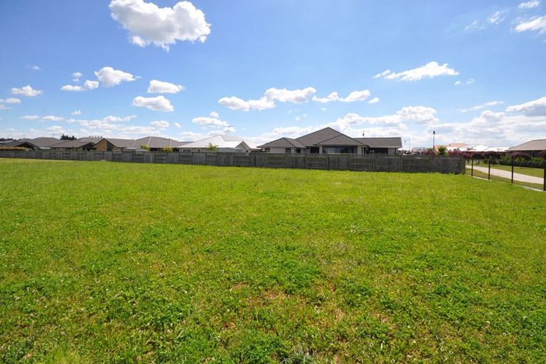 Photo of property in 19 Plescher Crescent, Leamington, Cambridge, 3432