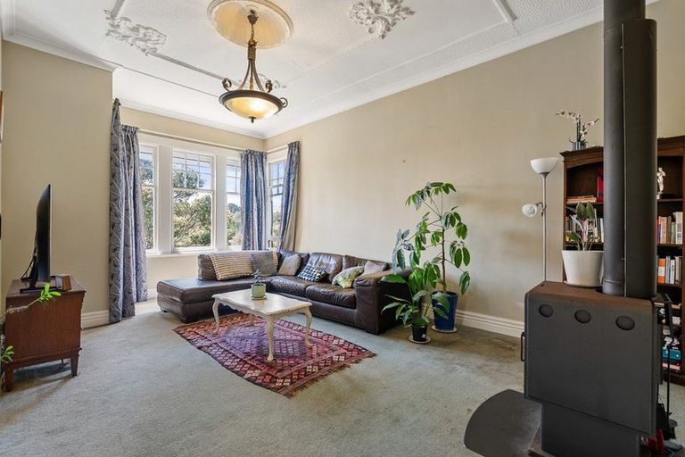 Photo of property in 25 Sutherland Crescent, Melrose, Wellington, 6023