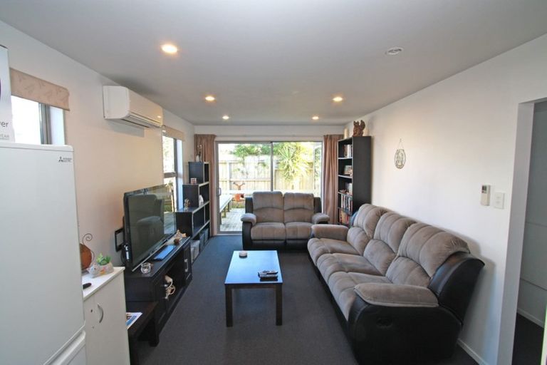 Photo of property in 5a Atiawa Street, Glen Avon, New Plymouth, 4312