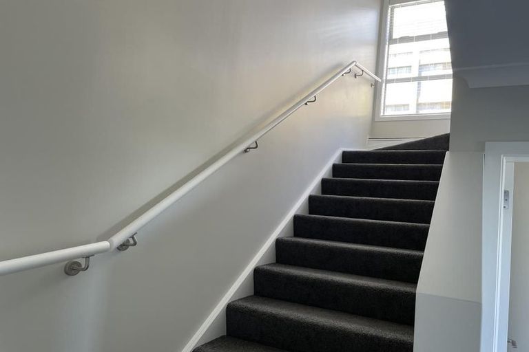 Photo of property in 20d Chetwode Grove, Newlands, Wellington, 6037