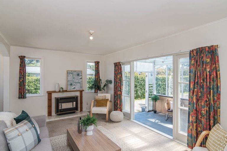 Photo of property in 246 Te Moana Road, Waikanae, 5036