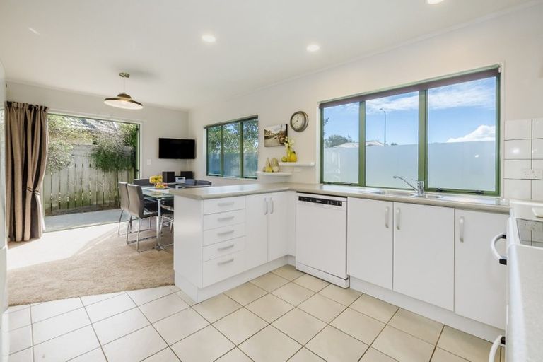 Photo of property in 6 Beachwater Grove, Paraparaumu Beach, Paraparaumu, 5032