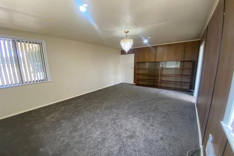 Photo of property in 65 Kelman Road, Kelston, Auckland, 0602