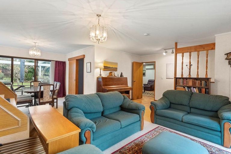 Photo of property in 21 Loloma Drive, Half Moon Bay, Auckland, 2012