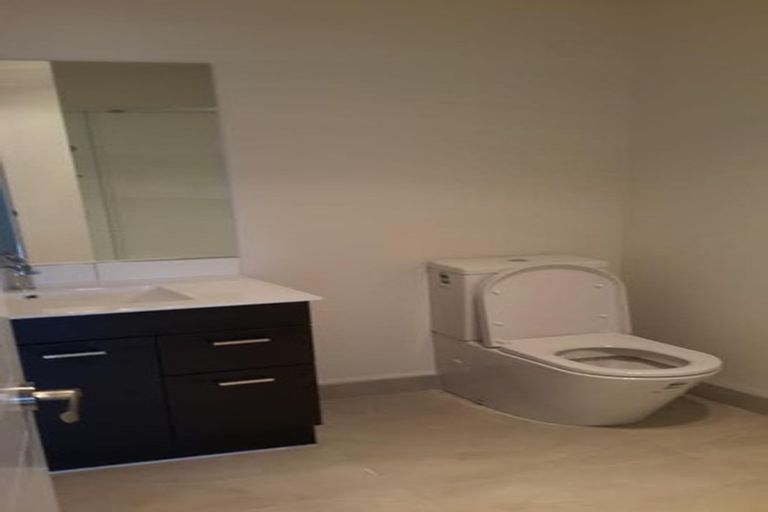 Photo of property in 106 Glendhu Road, Bayview, Auckland, 0629