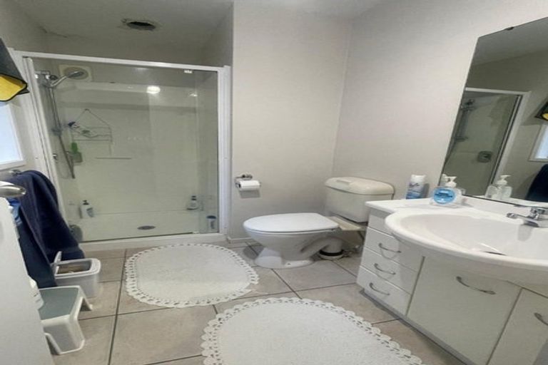 Photo of property in 64 Sandwick Drive, Weymouth, Auckland, 2103