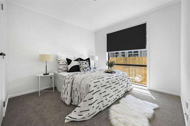 Photo of property in 1/2 Searancke Place, Fairfield, Hamilton, 3214