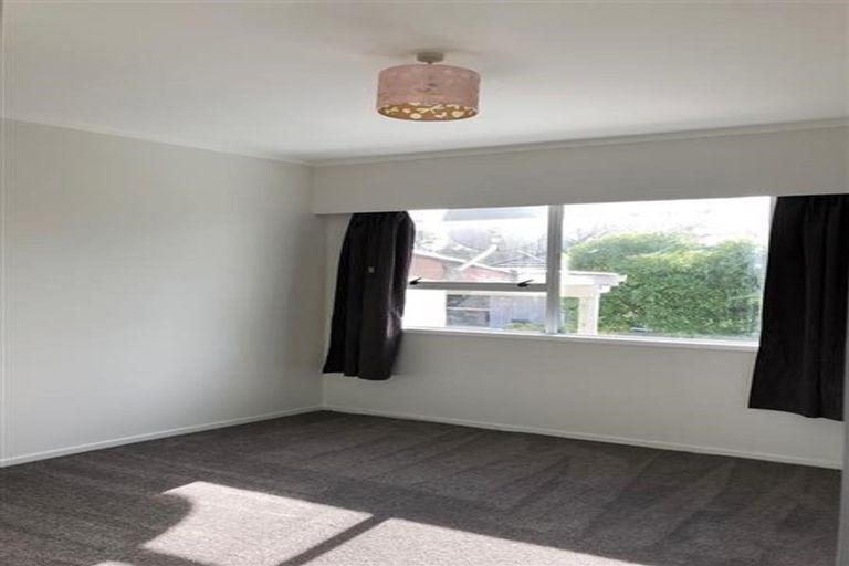 Photo of property in 24 Mirrabooka Avenue, Botany Downs, Auckland, 2010