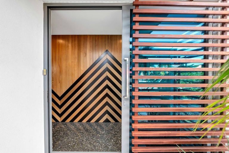 Photo of property in 244 Devon Street West, New Plymouth, 4310