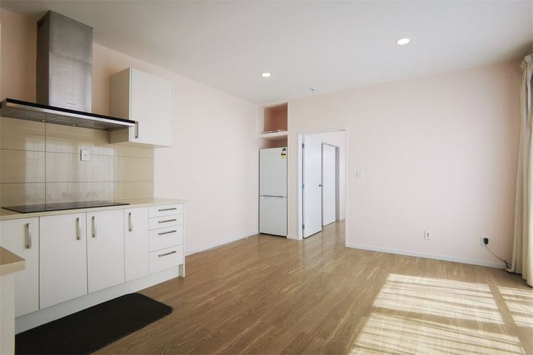 Photo of property in 41 Gossamer Drive, Pakuranga Heights, Auckland, 2010