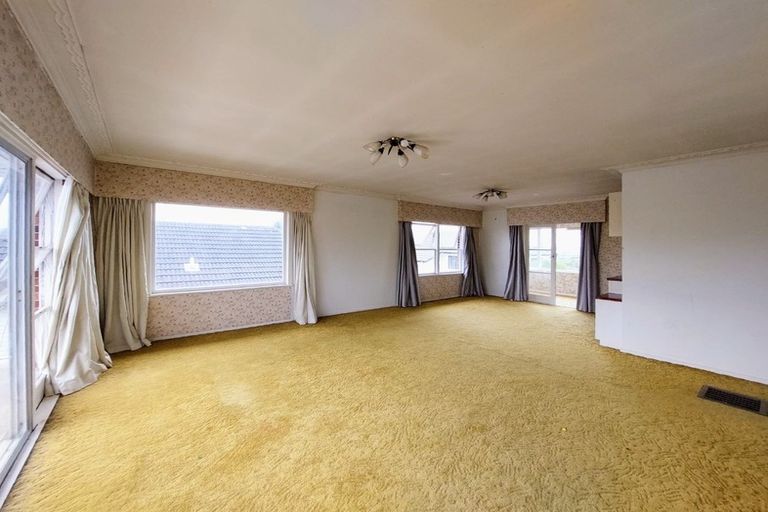 Photo of property in 187 Te Atatu Road, Te Atatu South, Auckland, 0610