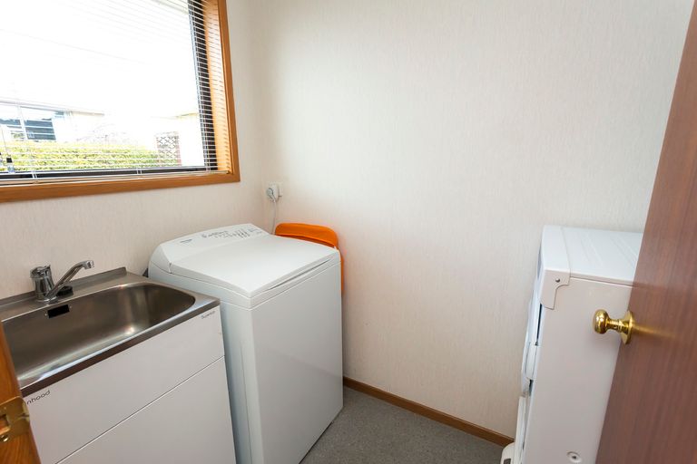 Photo of property in 1 Estuary Crescent, Fairfield, Dunedin, 9018