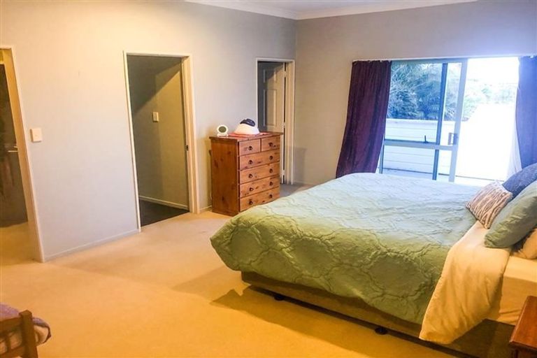 Photo of property in 123 Hobsonville Road, West Harbour, Auckland, 0618