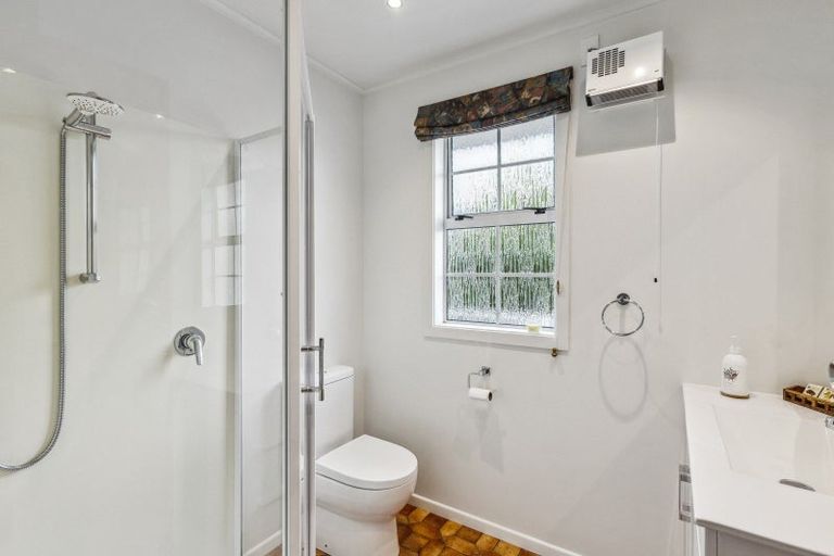 Photo of property in 64 Alexander Road, Raumati Beach, Paraparaumu, 5032