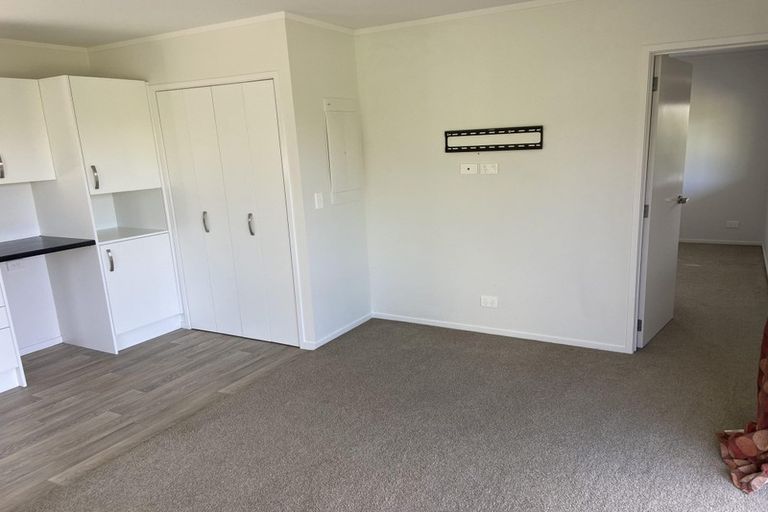 Photo of property in 312 Birdwood Road, Massey, Auckland, 0614