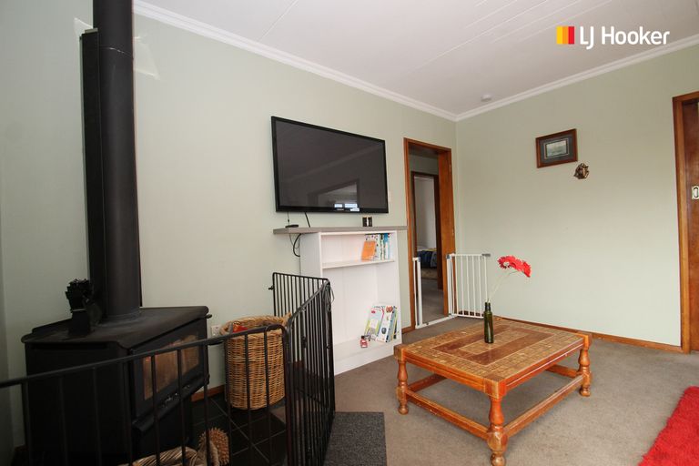 Photo of property in 11 Westland Street, Green Island, Dunedin, 9018