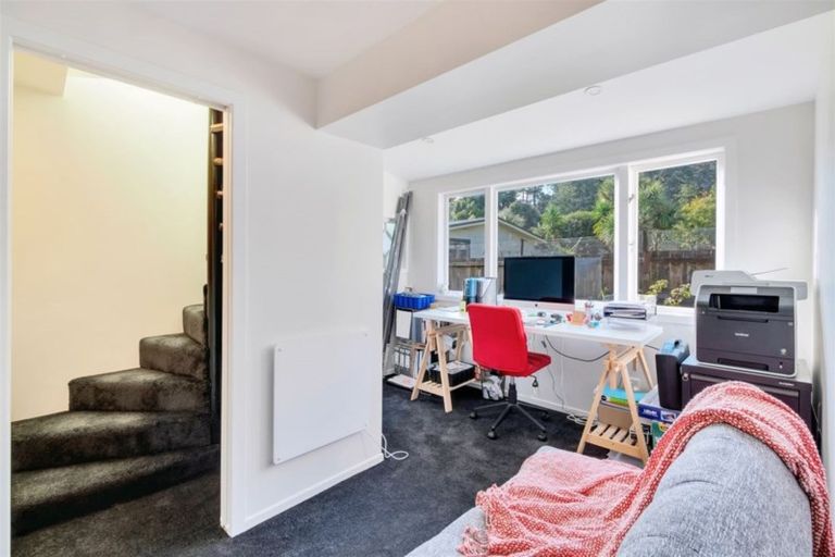 Photo of property in 905 Swanson Road, Swanson, Auckland, 0612